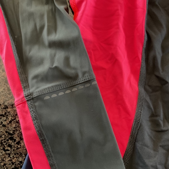 Lululemon Trail Bound Long Sleeve, Size 8 - Picture 5 of 7